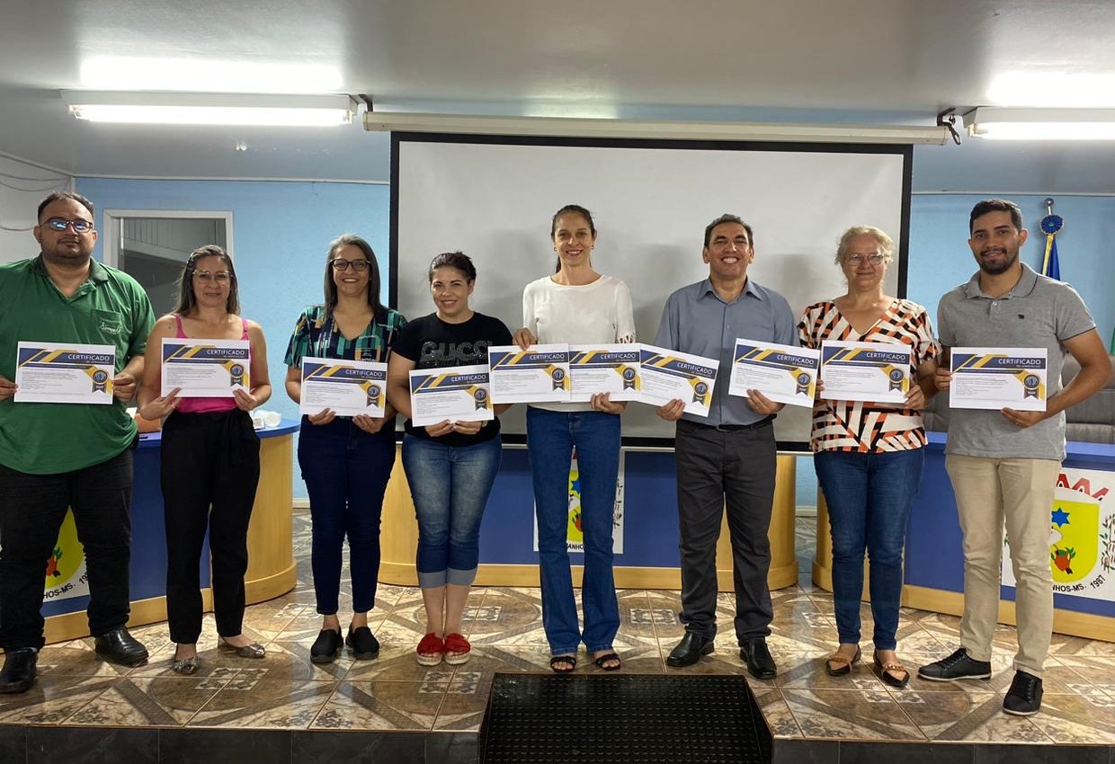 DIRETORES  E CONSELHEIROS CONSEGUEM CERTIFICAÇÃO PROFISSIONAL
